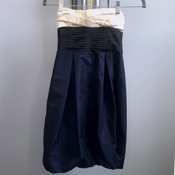 🌟EUC🌟 BCBGMaxAzria Dress (size 0) - Picture 2 of 7